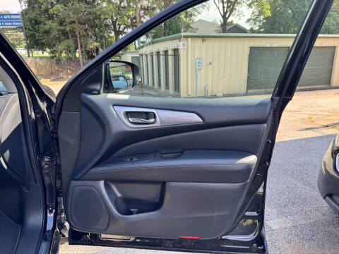 2017 Nissan Pathfinder SL