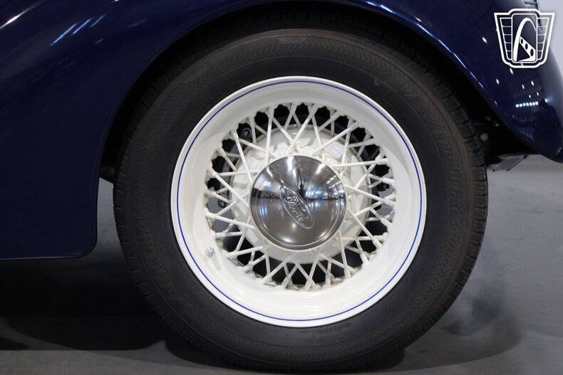 1937 Ford Phaeton