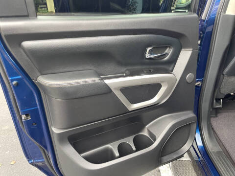 2017 Nissan Titan SL