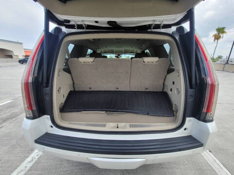 2017 Cadillac Escalade Standard