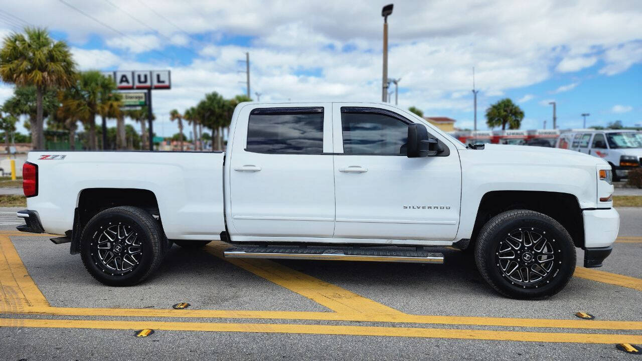 2016 CHEVROLET Silverado Pickup - $18,999