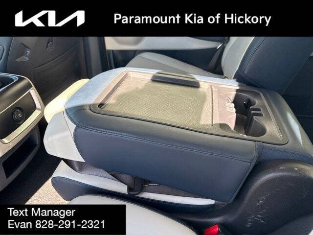 2025 Kia Carnival EX