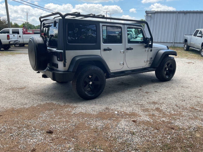 2010 Jeep Wrangler Unlimited Sport photo 8