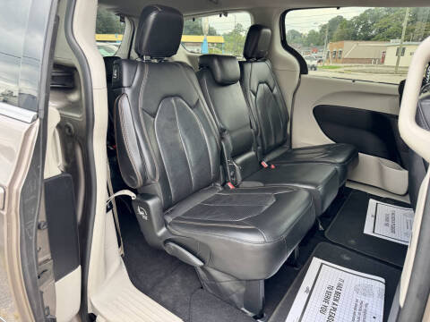 2017 Chrysler Pacifica Touring-L Plus
