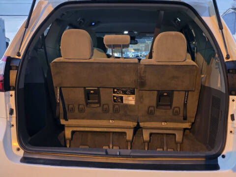 2018 Toyota Sienna LE 7-Passenger