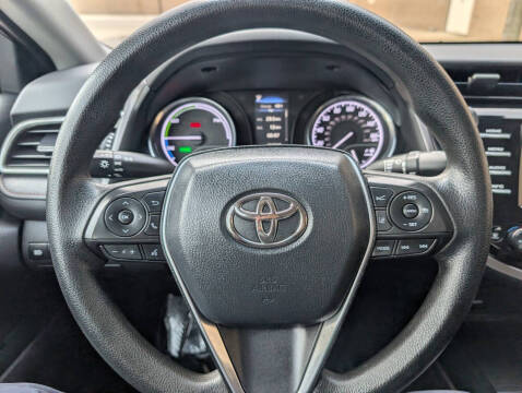 2018 Toyota Camry Hybrid LE