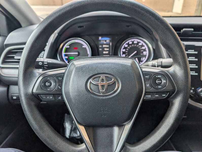 2018 Toyota Camry Hybrid LE
