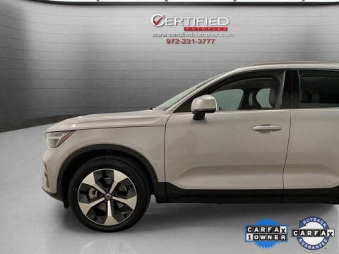 2025 Volvo XC40 B5 Plus Bright Theme