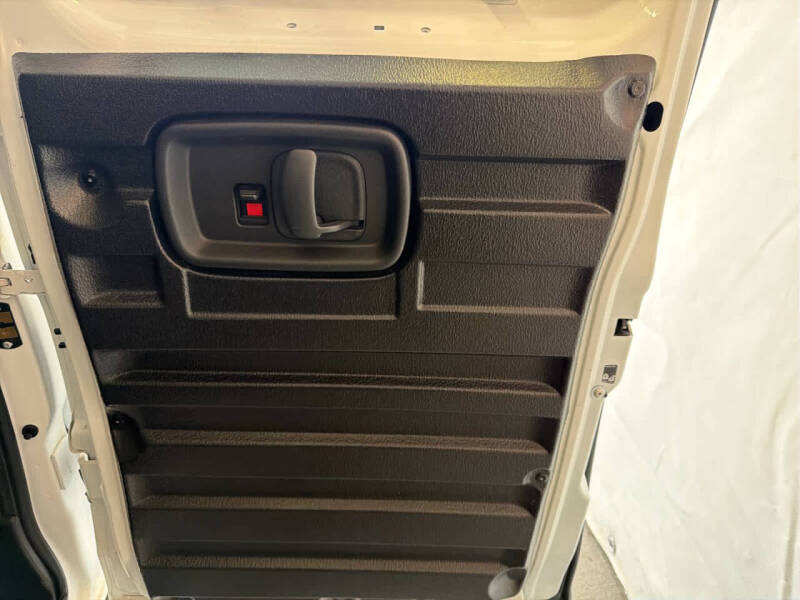 2023 Chevrolet Express 2500