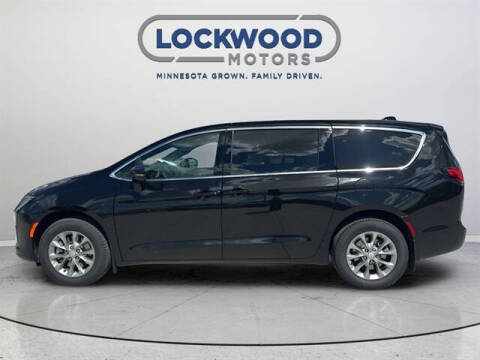 2027 Chrysler Pacifica Select