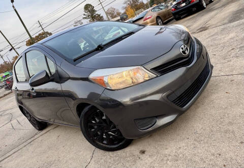 2013 Toyota Yaris 5-Door LE
