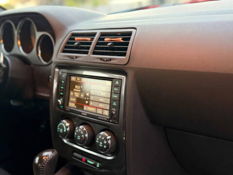 2014 Dodge Challenger SRT8 Core