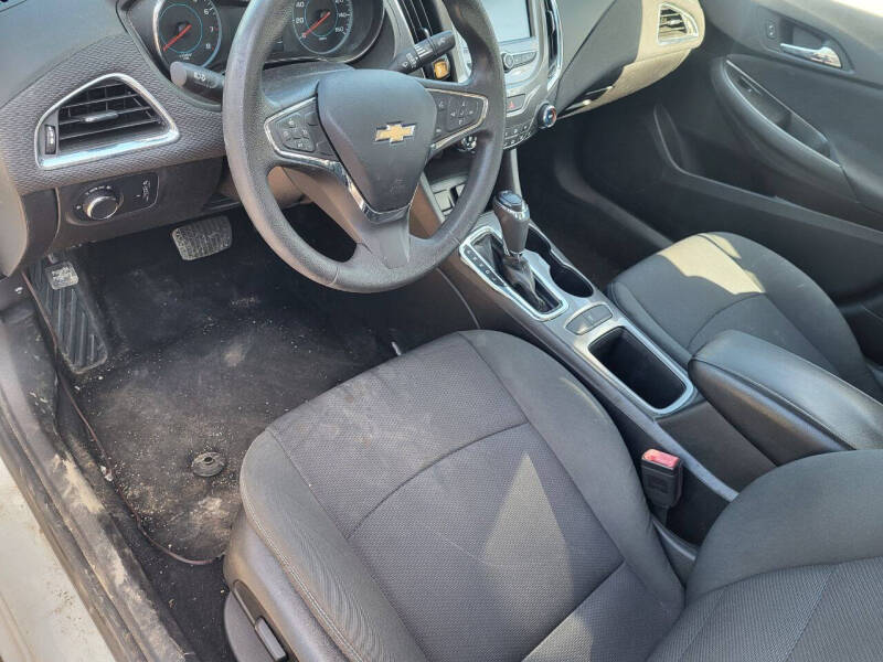 2017 Chevrolet Cruze LT Auto