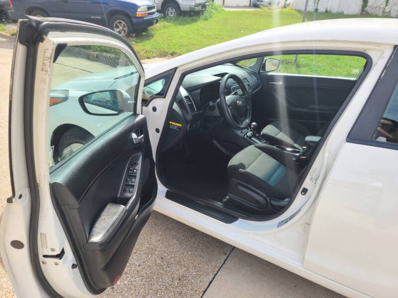 2017 Kia Forte5 LX