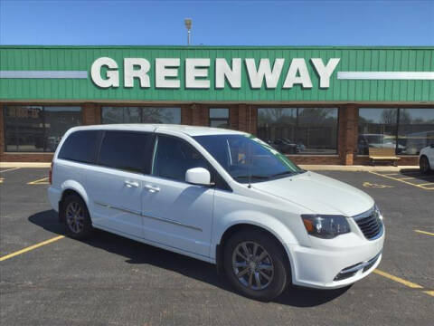 2016 Chrysler Town and Country for sale at Greenway Automotive GMC in Morris IL