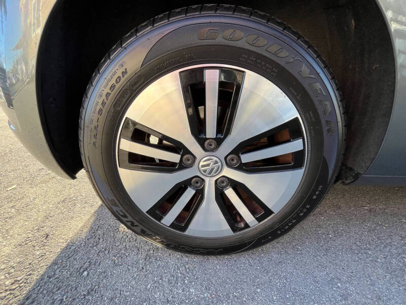 2019 Volkswagen e-Golf SE