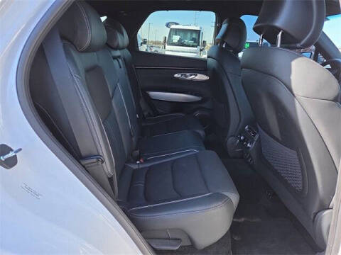 2023 Genesis GV70 2.5T Standard