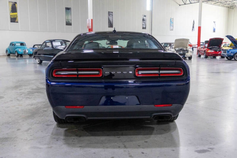 2017 Dodge Challenger 392 HEMI Scat Pack Shaker