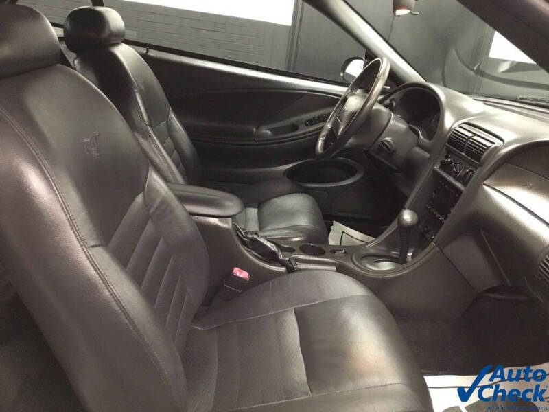 2003 Ford Mustang
