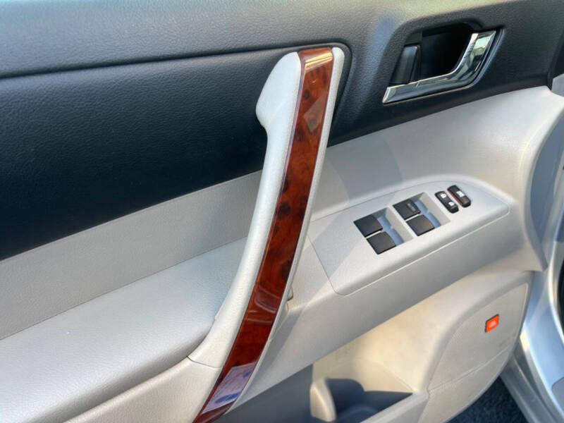 2011 Toyota Highlander Limited