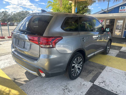 2017 Mitsubishi Outlander ES