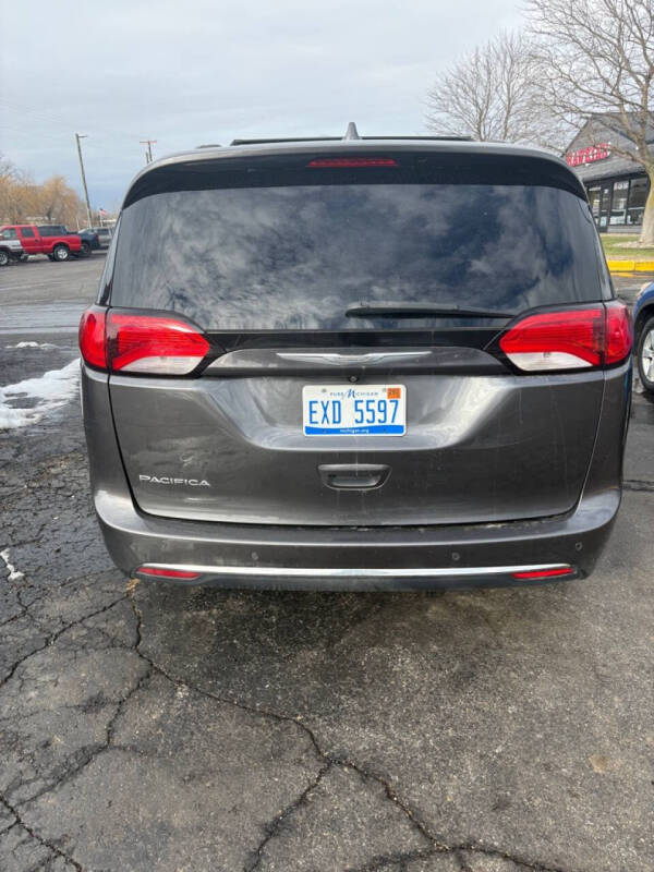 2017 Chrysler Pacifica Touring-L
