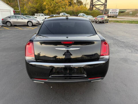 2020 Chrysler 300 Touring