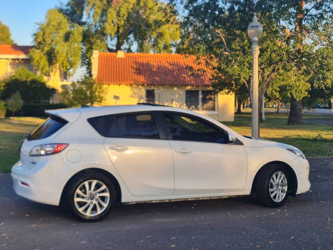 2013 Mazda MAZDA3 i Grand Touring