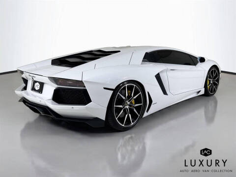 2017 Lamborghini Aventador LP 700-4
