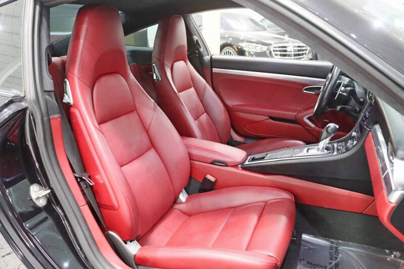 2019 Porsche 911 Carrera