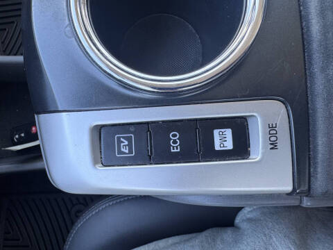 2013 Toyota Prius v Five