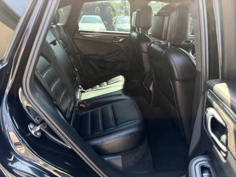 2015 Porsche Macan Turbo