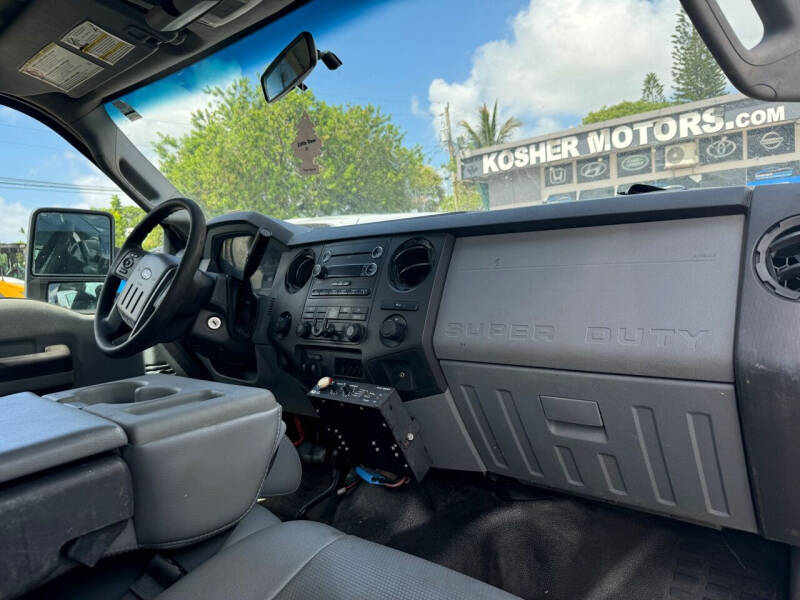 2011 Ford F-250 Super Duty XL photo 23