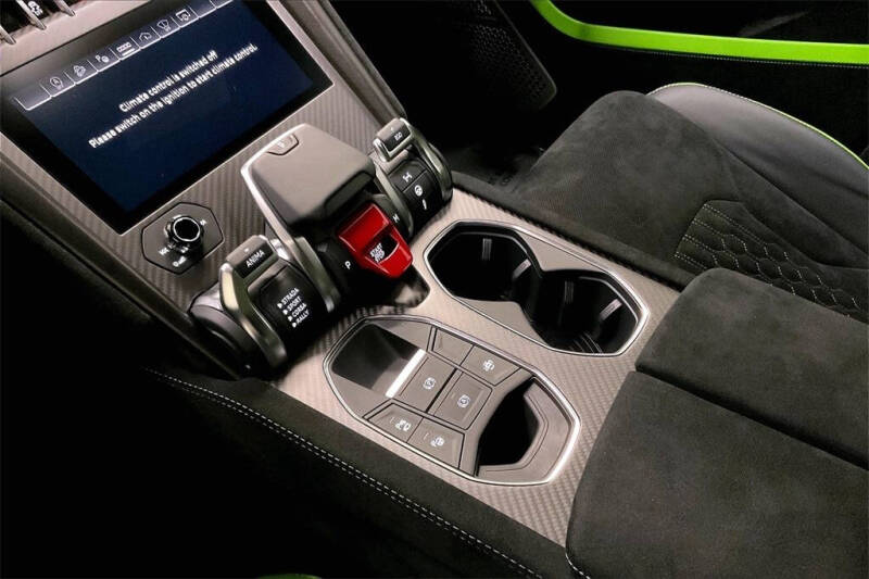 2024 Lamborghini Urus Performante