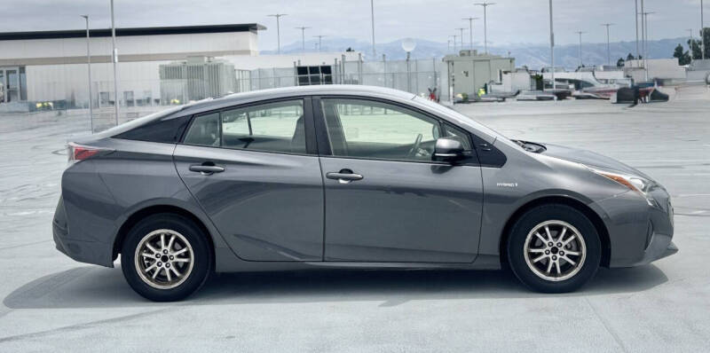 2017 Toyota Prius Two