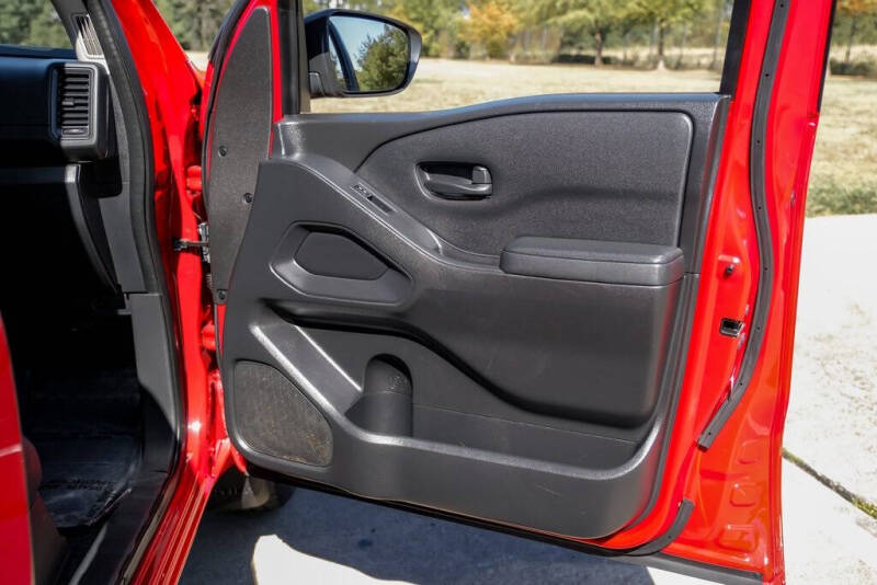 2022 Nissan Frontier S