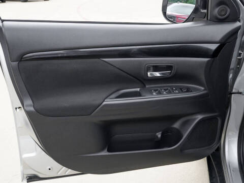 2019 Mitsubishi Outlander ES