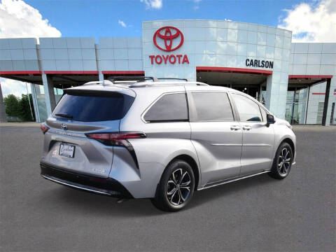 2025 Toyota Sienna Platinum 7-Passenger