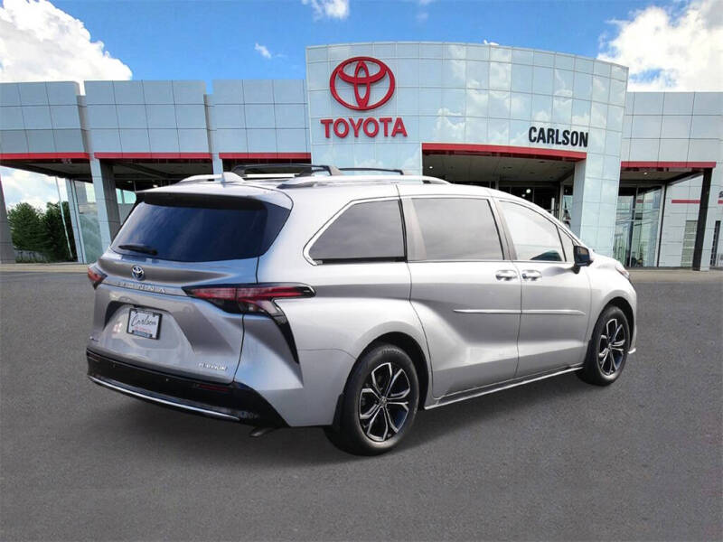 2025 Toyota Sienna Platinum 7-Passenger