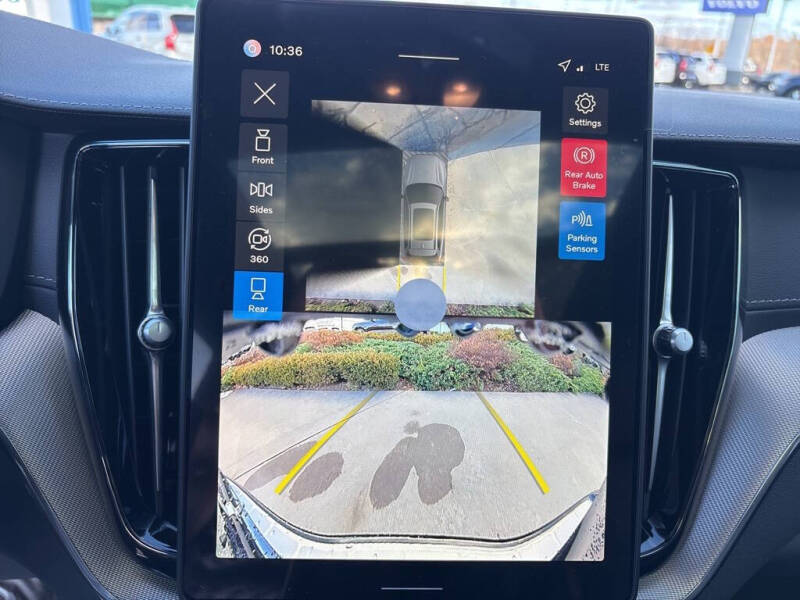 2026 Volvo XC60 B5 Ultra Black Edition