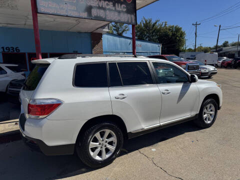2011 Toyota Highlander SE