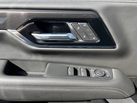 2025 GMC Yukon Elevation