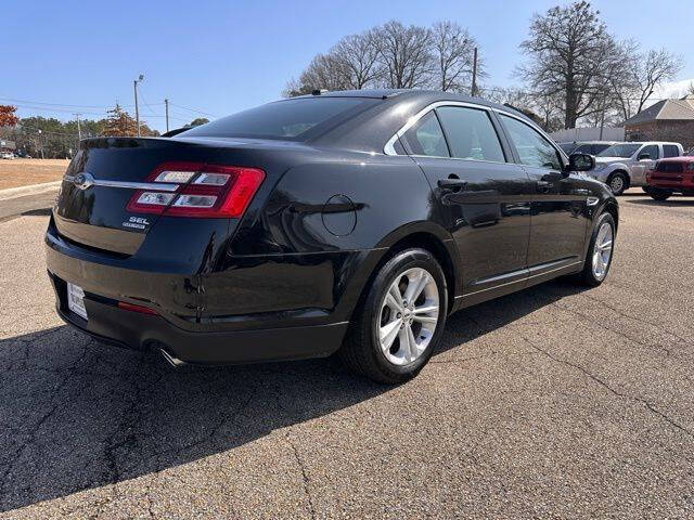 2018 Ford Taurus SEL