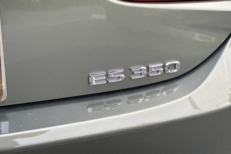 2025 Lexus ES 350
