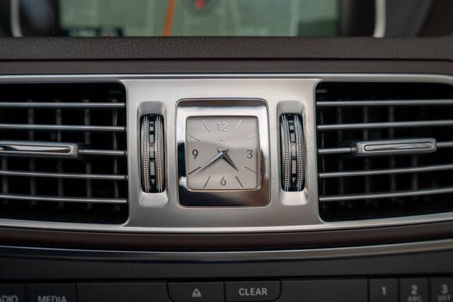 2016 Mercedes-Benz E-Class 24