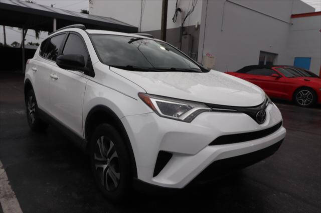 2017 Toyota RAV4 SUV / Crossover - $18,997
