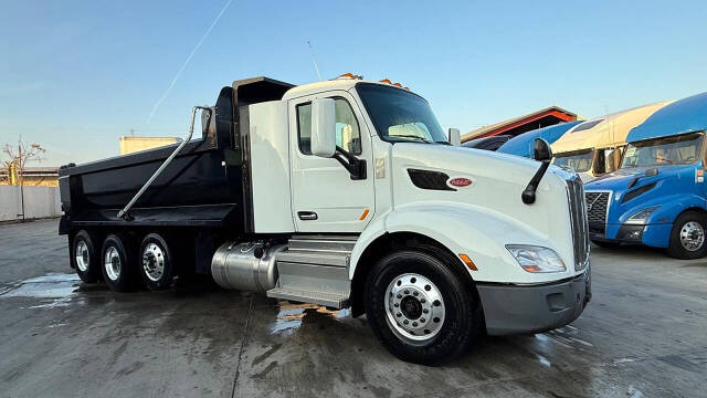 PETERBILT 579 SUPER 10 DUMP TRUCK Image