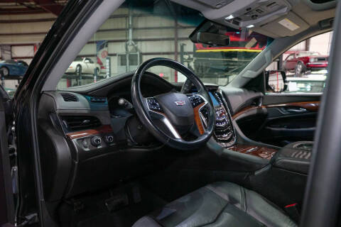 2017 Cadillac Escalade Luxury