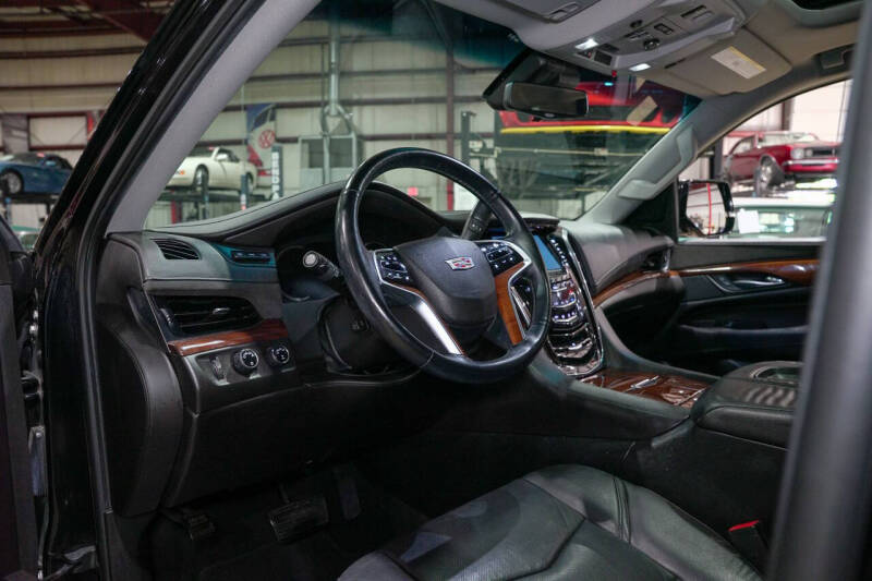 2017 Cadillac Escalade Luxury