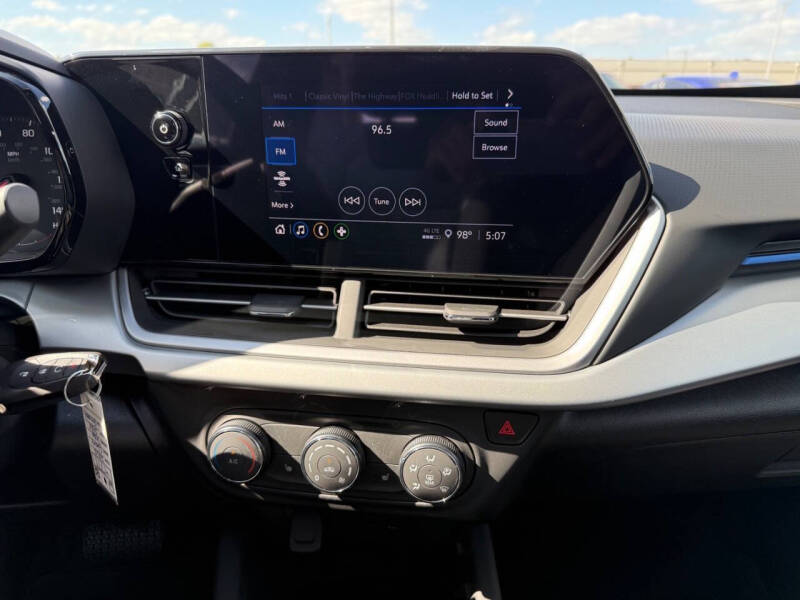 2025 Chevrolet Trax LS